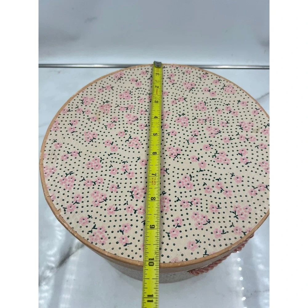 N/A vintage round